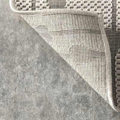 NuLOOM Kiernan Vertical Teardrop Stripe Indoor And Outdoor Area Rug 8 NuLOOM Kiernan Vertical Teardrop Stripe Indoor And Outdoor Area Rug - Image 6