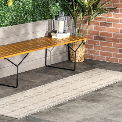 NuLOOM Kiernan Vertical Teardrop Stripe Indoor And Outdoor Area Rug 3 NuLOOM Kiernan Vertical Teardrop Stripe Indoor And Outdoor Area Rug