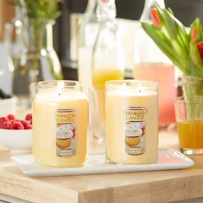 'Vanilla Cupcake' 22oz Original Large Jar - Yankee Candle 4 'Vanilla Cupcake' 22oz Original Large Jar - Yankee Candle - Image 2