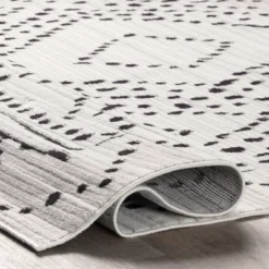 NuLOOM Mila Moroccan Diamond Trellis Area Rug 12 NuLOOM Mila Moroccan Diamond Trellis Area Rug -Home Shop GUEST e5ad007b c2ca 4ea5 9355 ac211ac8d2ad